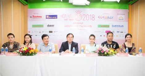 Vợ chồng Cẩm Ly làm giám khảo vòng sơ khảo tài năng Hoa hậu Việt Nam 2018