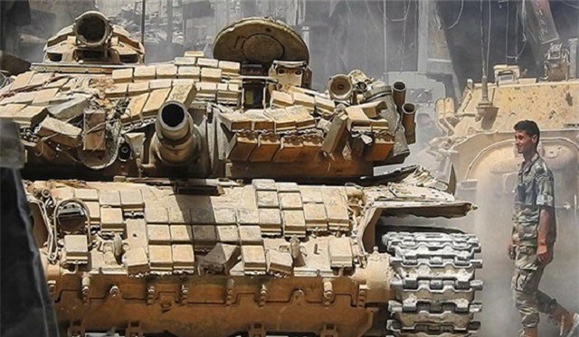 Qu&#xE2;n &#x111;&#x1ED9;i Syria d&#x1ED9;i h&#x1ECF;a l&#x1EF1;c, ph&#xE1; h&#x1EE7;y c&#x103;n c&#x1EE9; qu&#xE2;n s&#x1EF1; c&#x1EE7;a IS t&#x1EA1;i Hama, Idlib