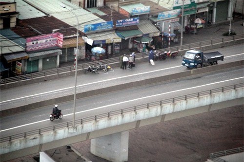 Xe máy bị cấm chạy trên cầu vượt ngã tư Vũng Tàu