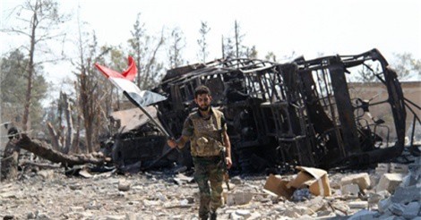 Tấn công căn cứ IS, quân đội Syria "khai hỏa" chiến dịch giành lại al-Mayadeen