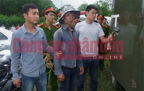 Hiếp dâm còn nhắn tin dọa mẹ nạn nhân 'không làm to chuyện'