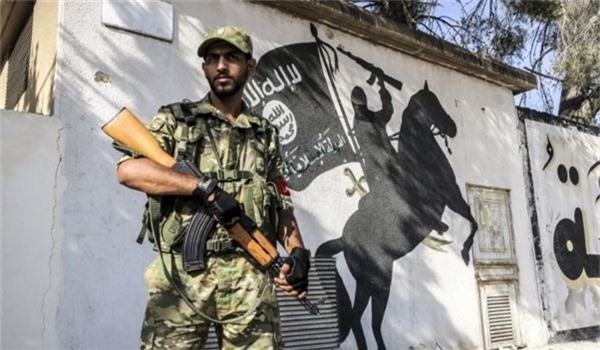 Quân đội Syria "đại thắng" ở Đông Nam Raqqa, IS hoảng loạn