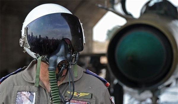 Tiêm kích yểm trợ, pháo binh Syria dội hỏa lực vào IS ở Deir Ezzur