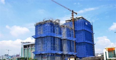 BẢN TIN TÀI CHÍNH-KINH DOANH: Không xây dựng cao ốc mới ở quận 1 và 3 của TP.HCM đến năm 2020, chưa tăng thuế bảo vệ môi trường với xăng dầu