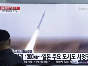 Triều Tiên phóng tiếp nhiều tên lửa, Mỹ phòng thủ cao độ