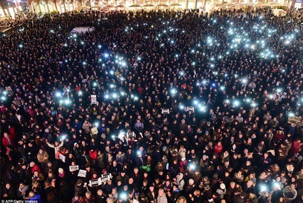 Cả thế giới cầu nguyện cho Paris sau vụ đánh bom khủng bố