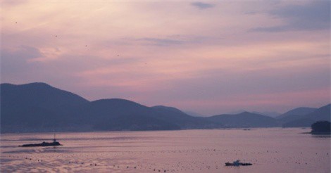 Dân Triều Tiên vượt biển đêm đào tẩu sang Hàn Quốc giữa căng thẳng