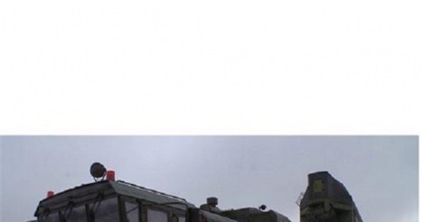 Mục sở thị tên lửa đạn đạo xuyên lục địa Yars của Nga vào bệ phóng