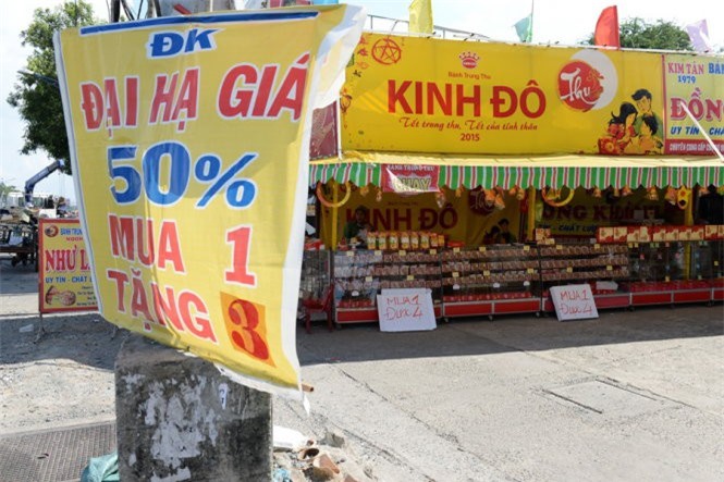 Đằng sau chiêu bánh trung thu rẻ bèo mua 1 được 4