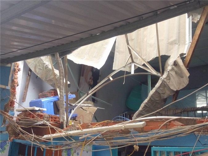 Mưa lớn kèm lốc xoáy làm bồn nước rơi làm bé gái 8 tháng tử vong